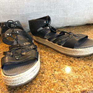 BareTraps Black Sandles